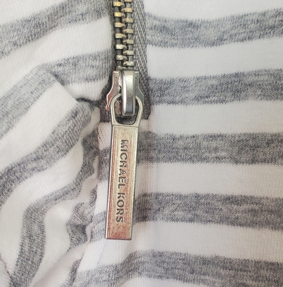 Michael Kors Gray & White Striped Cotton Flutter  Ruffle Sleeves Casual Dress - Picture 4 of 9